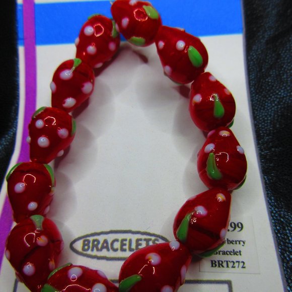 Strawberries Glass 7" Stretchy Bracelet Jewelry - Picture 3 of 3